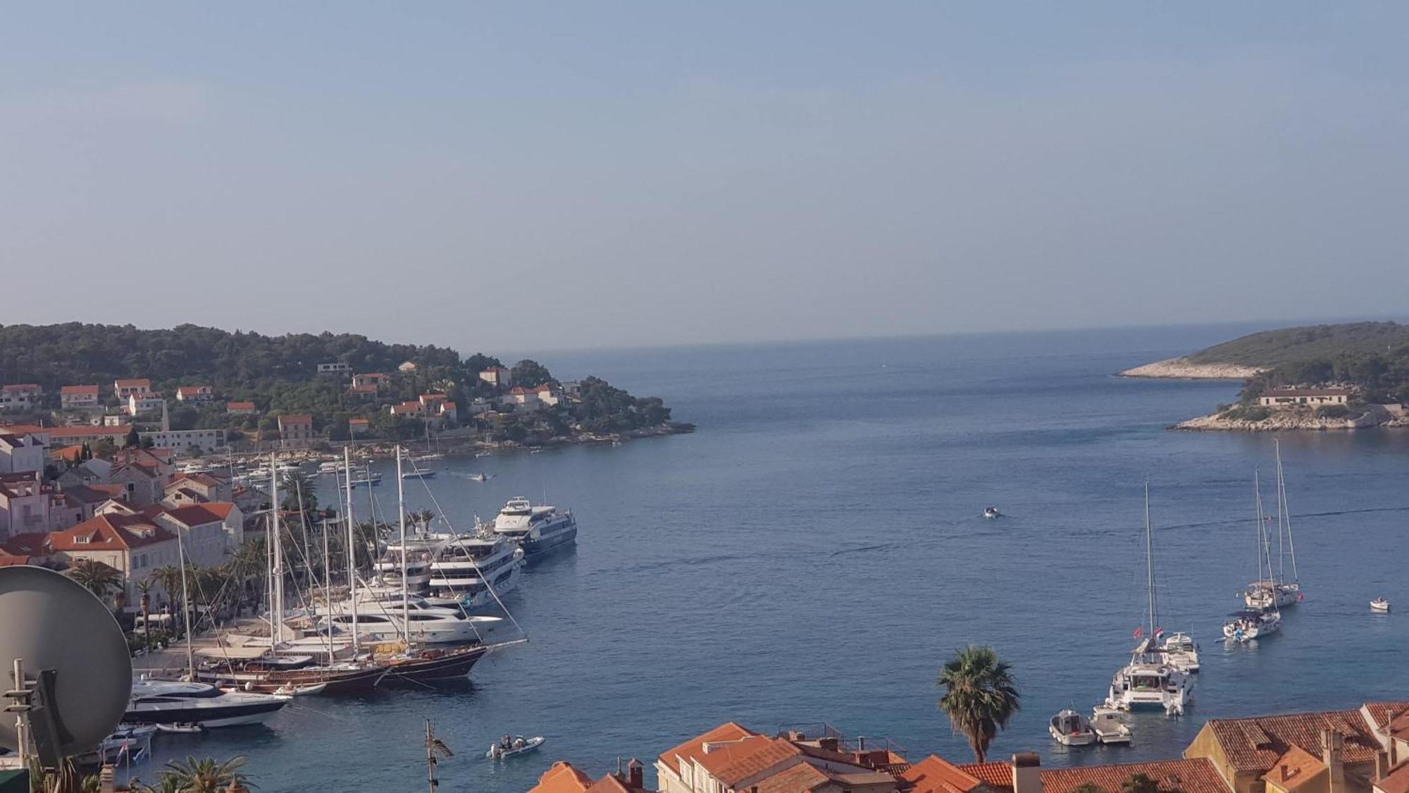 Apartments Bocin Rosso Hvar Town Eksteriør bilde