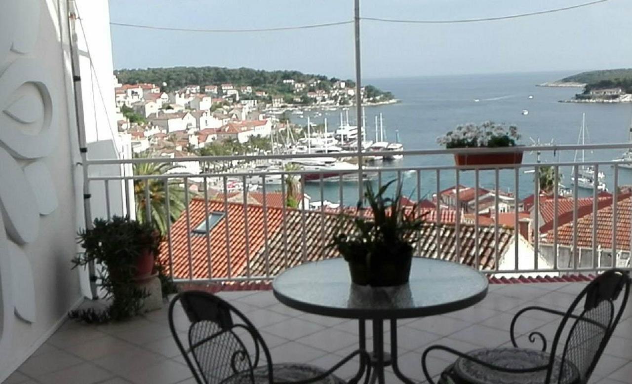 Apartments Bocin Rosso Hvar Town Eksteriør bilde